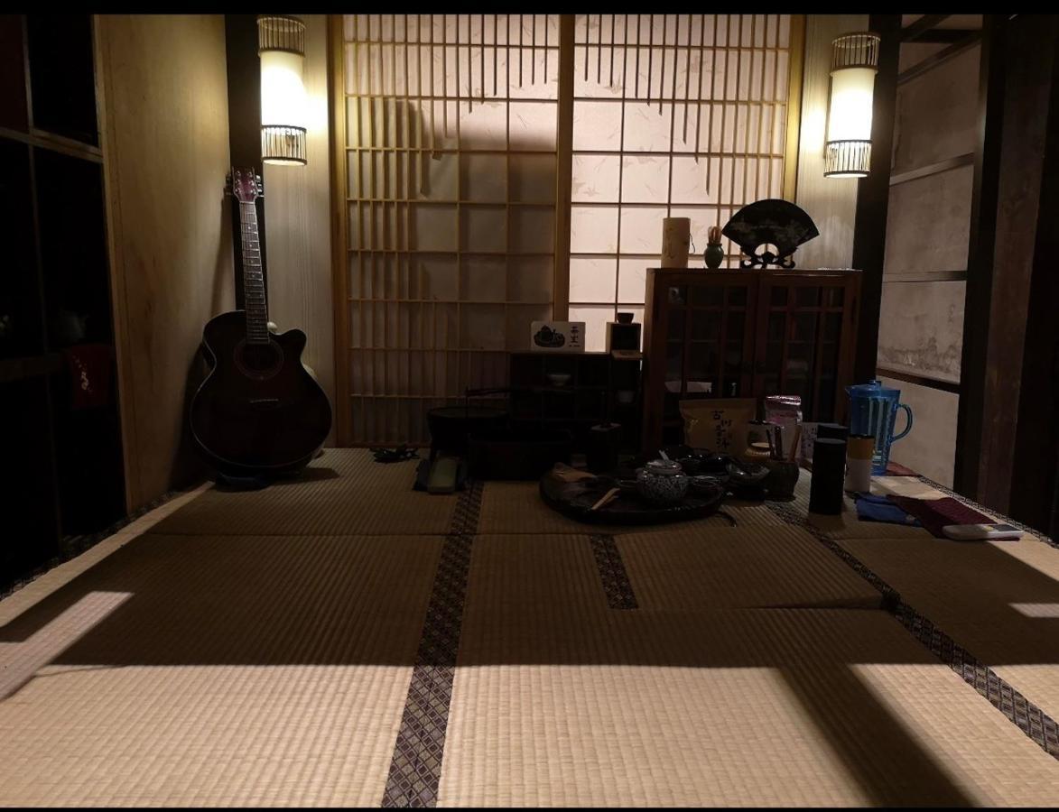 台甕茶室青年旅館 Tai-Wong Tatami Room Hostel Tainan Esterno foto