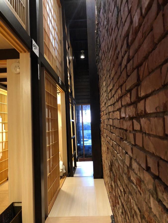 台甕茶室青年旅館 Tai-Wong Tatami Room Hostel Tainan Esterno foto