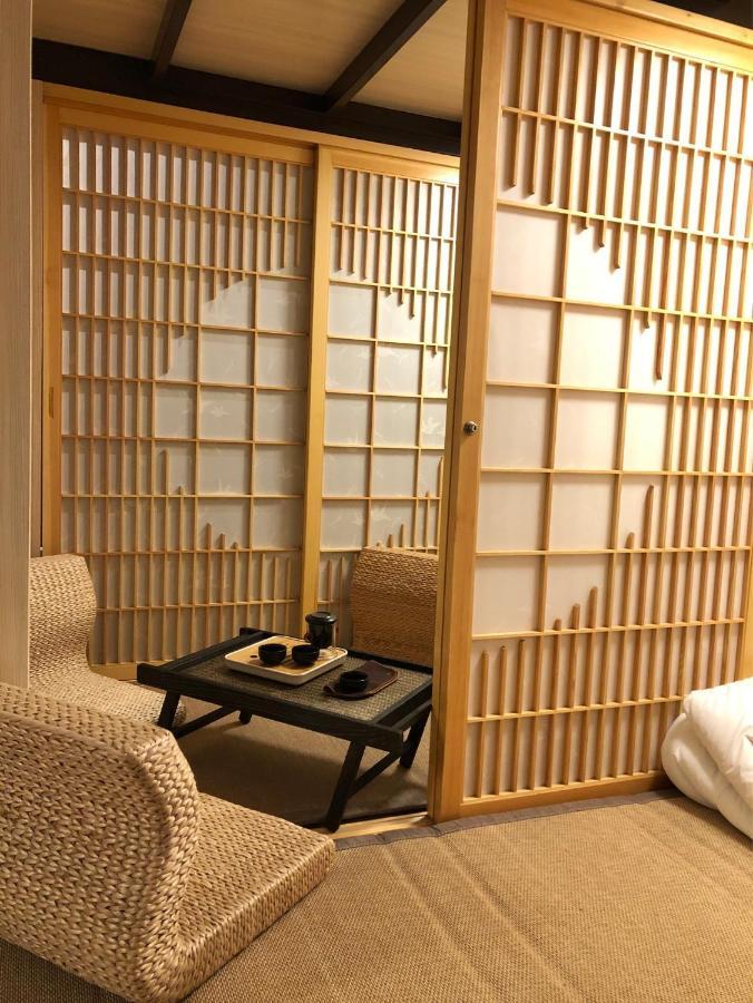 台甕茶室青年旅館 Tai-Wong Tatami Room Hostel Tainan Esterno foto