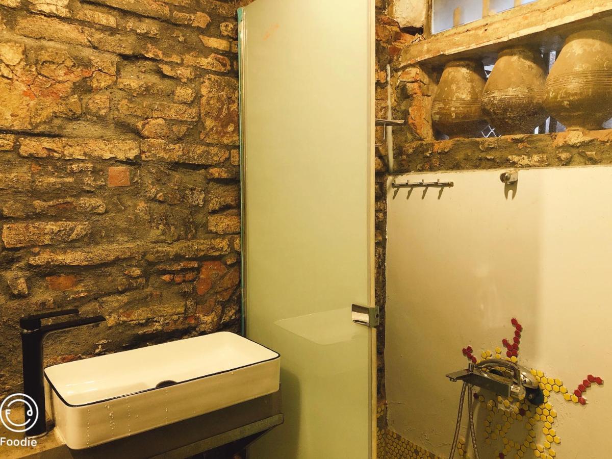 台甕茶室青年旅館 Tai-Wong Tatami Room Hostel Tainan Esterno foto